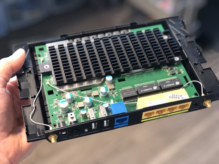 Inside the Archer C5 v2 with Broadcom chips